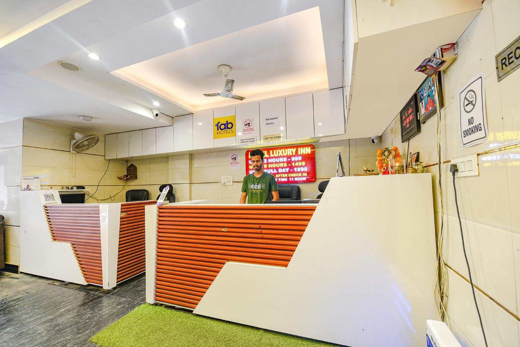 Fabhotel Luxury Inn Near Adarsh Nagar Metro Delhi  Luaran gambar