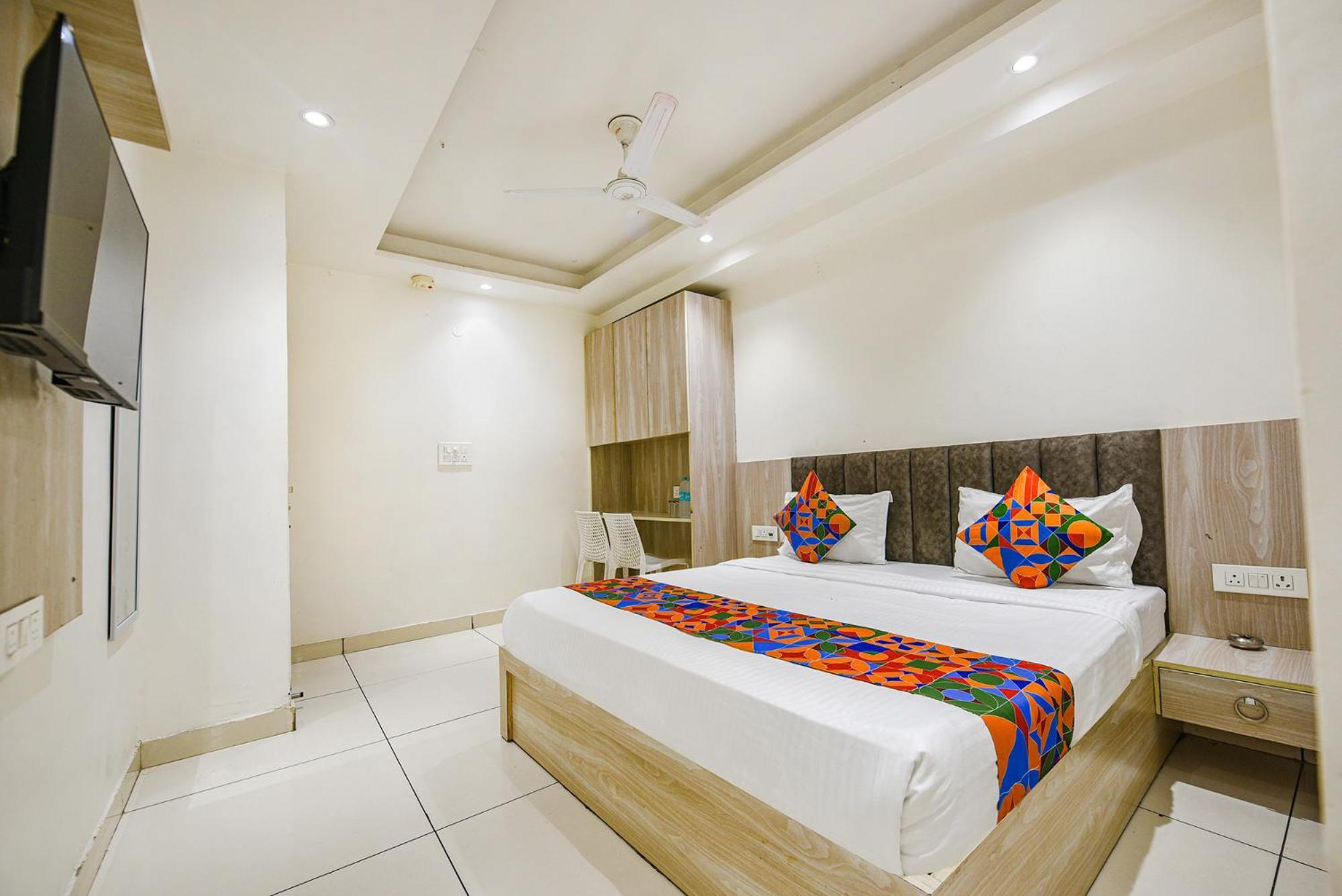 Fabhotel Luxury Inn Near Adarsh Nagar Metro Delhi  Luaran gambar
