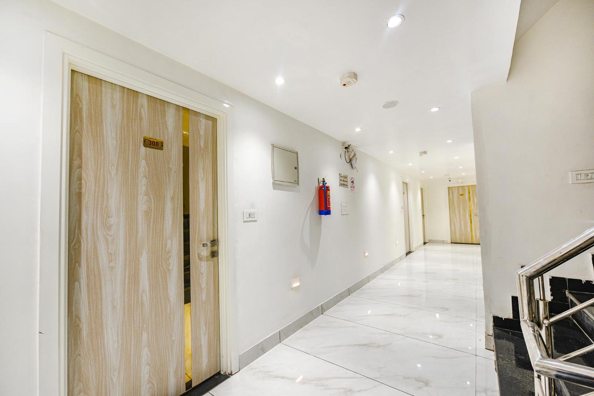 Fabhotel Luxury Inn Near Adarsh Nagar Metro Delhi  Luaran gambar