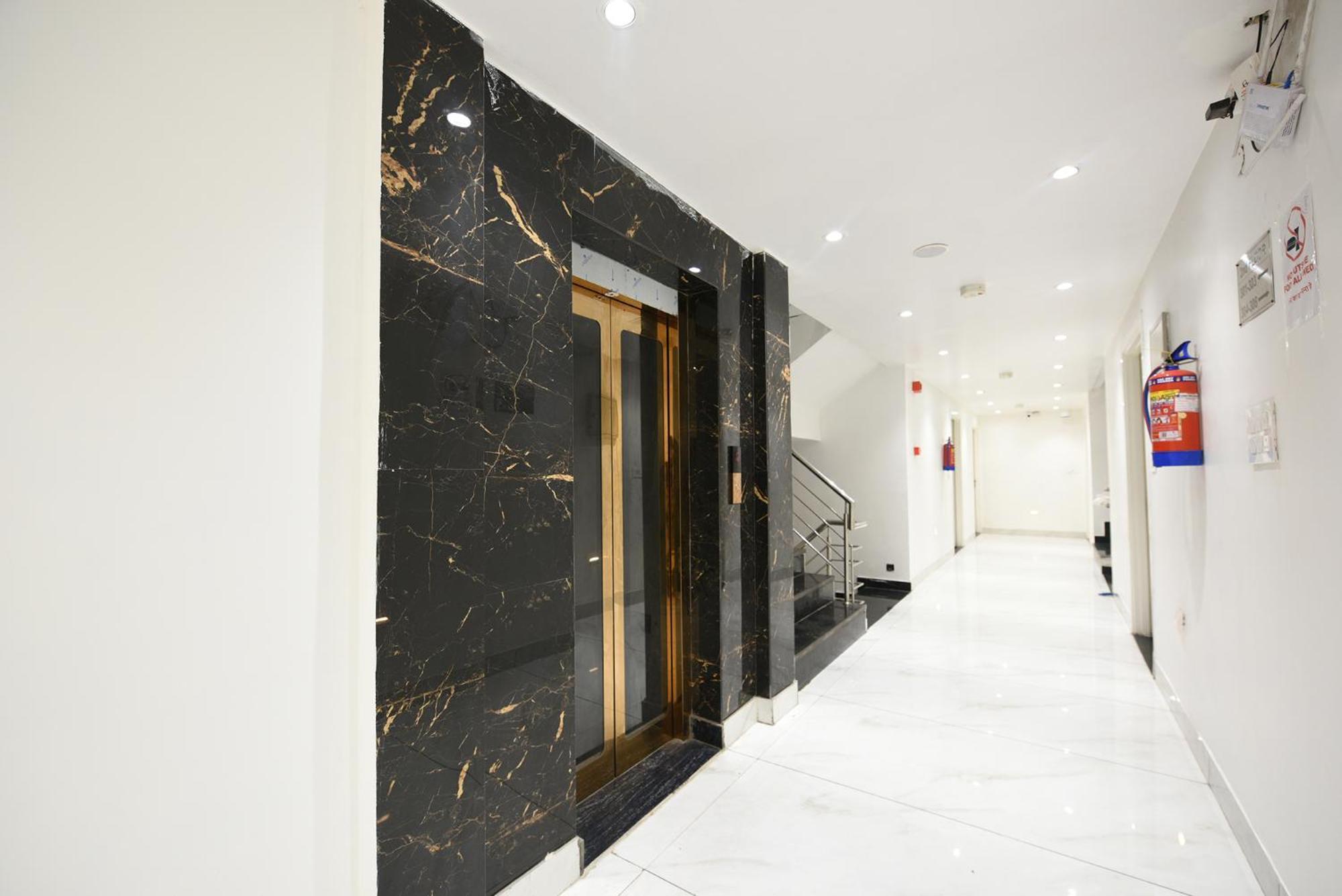 Fabhotel Luxury Inn Near Adarsh Nagar Metro Delhi  Luaran gambar